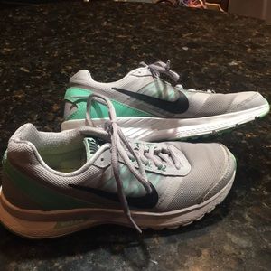 Women’s size 6.5 Nike tennis shoes